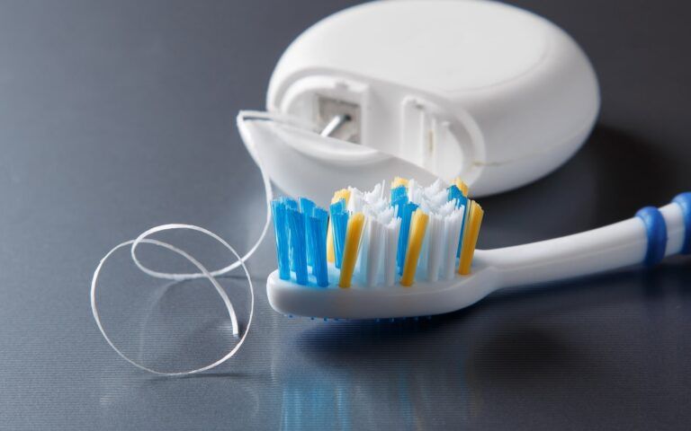 Dental floss image
